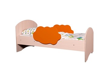 Детская кровать с бортиками Тучка, корпус Дуб млечный, фасад Оранжевый в Грозном